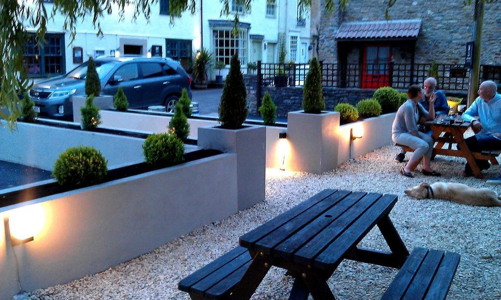 The George At Nunney Hotel Bagian luar foto