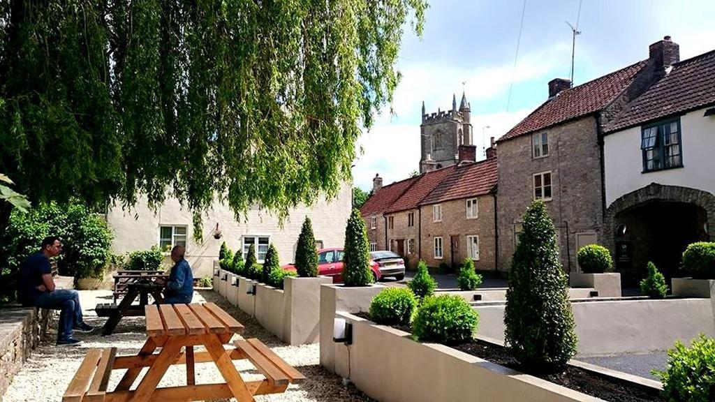 The George At Nunney Hotel Bagian luar foto