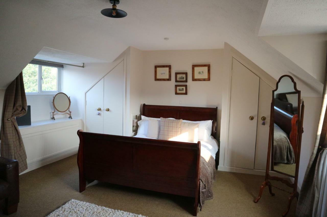The George At Nunney Hotel Bagian luar foto