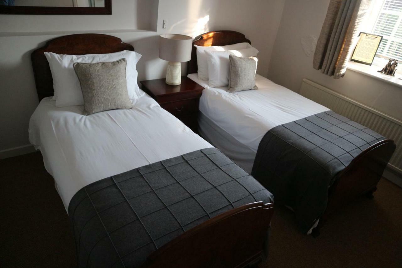 The George At Nunney Hotel Bagian luar foto