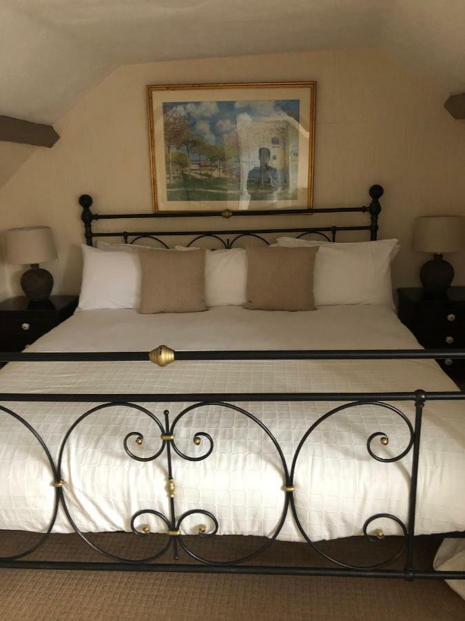 The George At Nunney Hotel Bagian luar foto