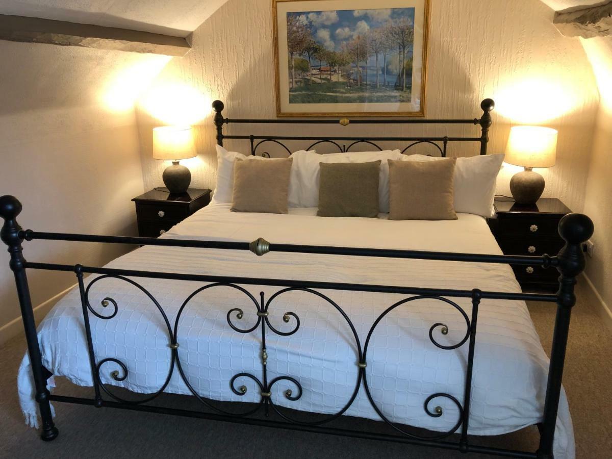 The George At Nunney Hotel Bagian luar foto