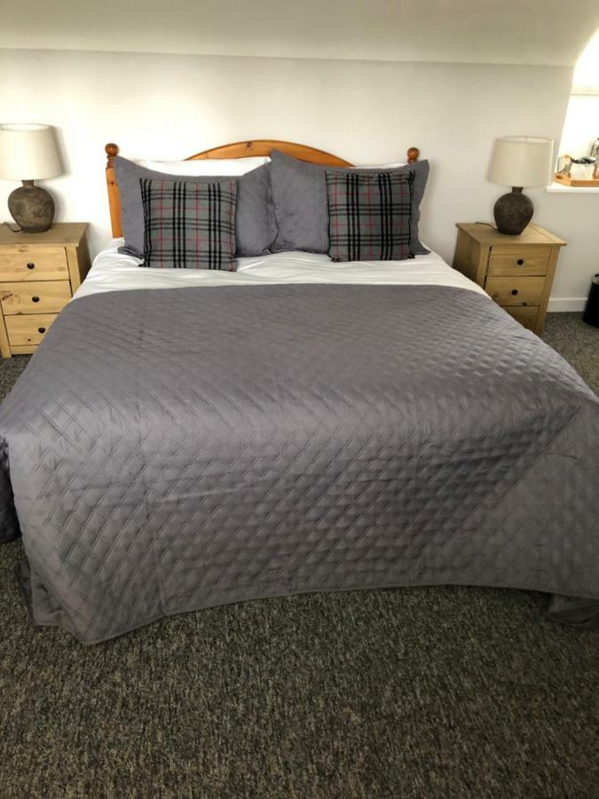 The George At Nunney Hotel Bagian luar foto