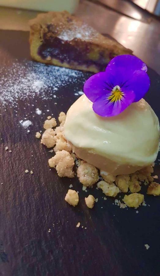 The George At Nunney Hotel Bagian luar foto