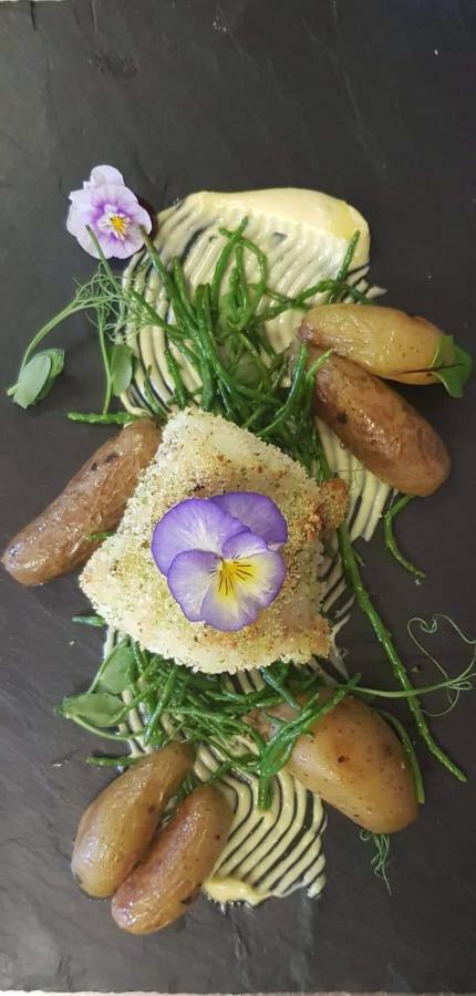 The George At Nunney Hotel Bagian luar foto