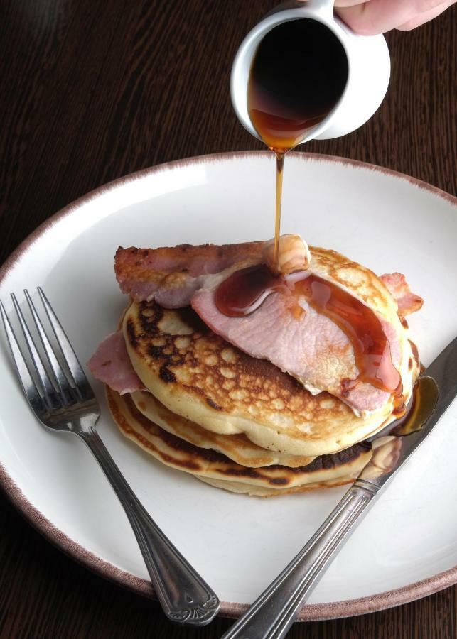The George At Nunney Hotel Bagian luar foto