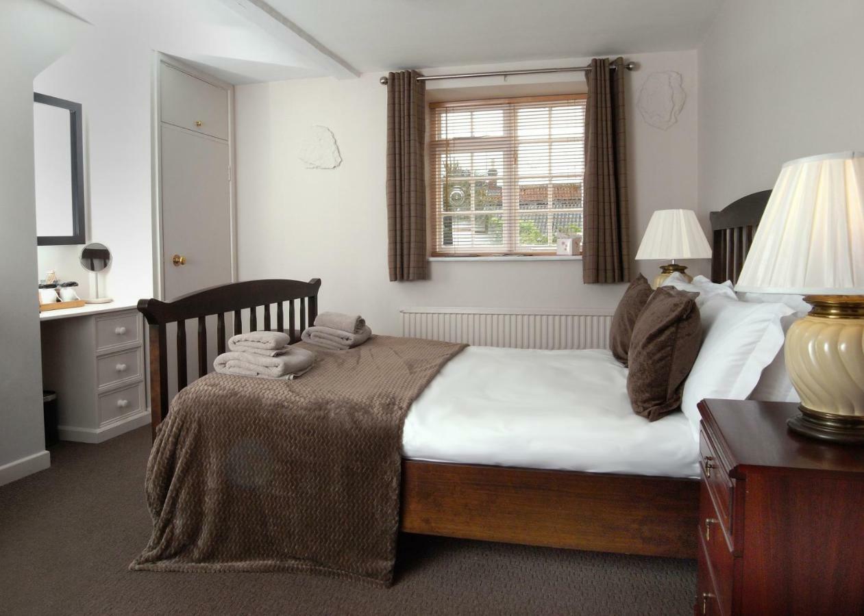 The George At Nunney Hotel Bagian luar foto